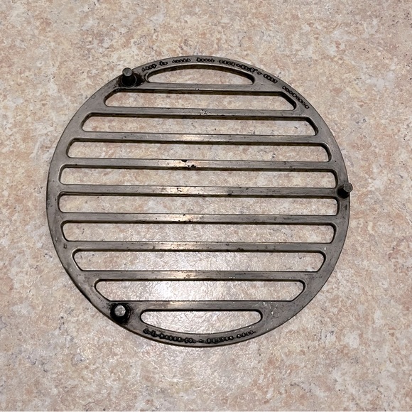 8” Round Aluminum Broil Rack - Picture 2 of 7